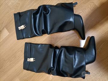 Stivali simil Givenchy
