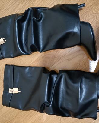 Stivali simil Givenchy