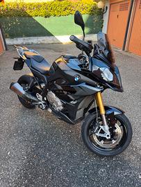 BMW S1000XR triple black