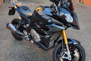 BMW S1000XR triple black