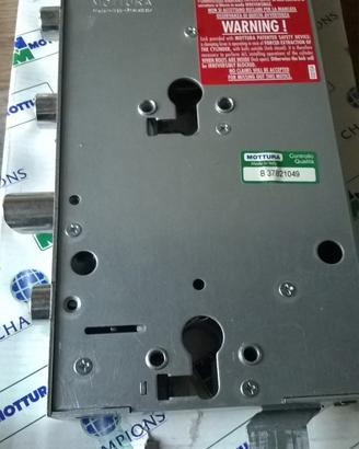 Serratura Mottura blindata 898595CPSQ. Nuova