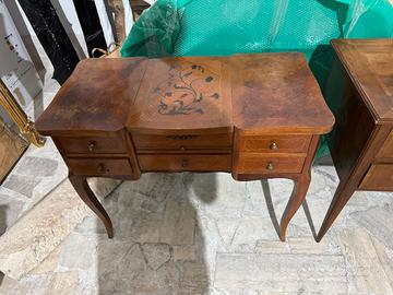 Toletta intarsiata '800 con piani apribili