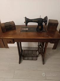 Singer macchina da cucire a pedale antica con mobi