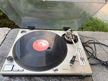 Technics SL 1200 MK2