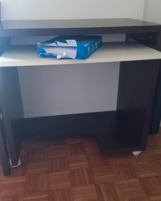scrivania o porta TV con rotelline