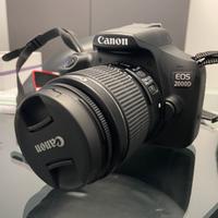 Canon EOS 2000D e obiettivo 70-200 EF/4