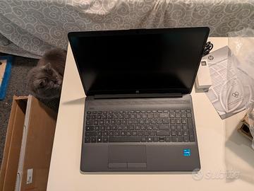 HP Laptop 15.6" G9 (i3-13Gen, 8GB RAM, 512GB