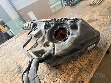 Serbatoio Mercedes c220 w205