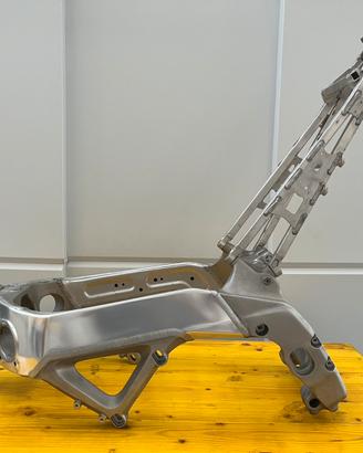 Aprilia Rsv4 factory vari pezzi, telaio, serbatoio