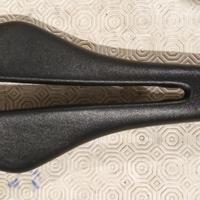 sella in carbonio superleggera 102 grammi