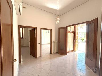 Appartamento di 134 m² con 5 locali e box auto a P