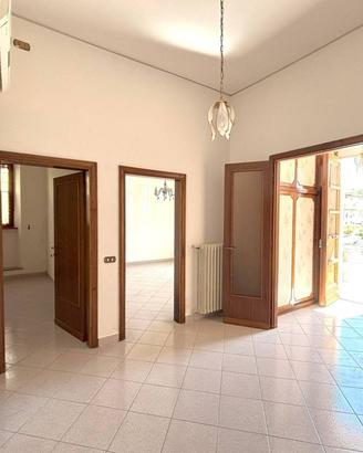 Appartamento di 134 m² con 5 locali e box auto a P