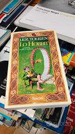 Libro J.R.R. Tolkien Lo Hobbit in Buone Condizioni