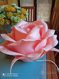 lampada arredo a forma di rosa