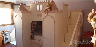 Cameretta bimba a castello