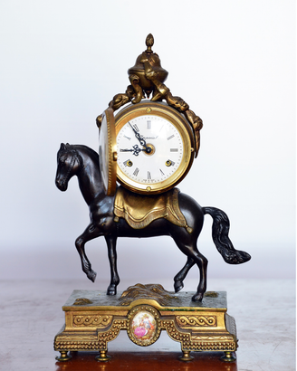 Antico Orologio Meccanico