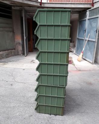 Contenitori in plastica