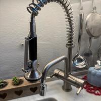 Rubinetto da cucina in acciaio satinato