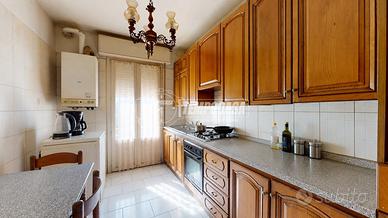 RIF: A513 - APPARTAMENTO CON DUE CAMERE MATRIMONIA