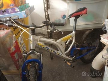 Bicicletta sportiva per bambini 