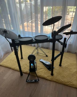 Batteria eletr. Yamaha DTX432K + cuffie AKG K77