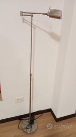 Lampada in metallo da terra 