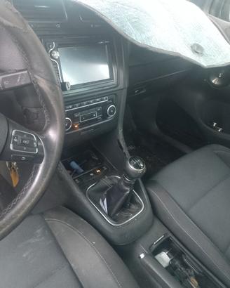 golf6 1.6 diesel 105 CV  anno 2023