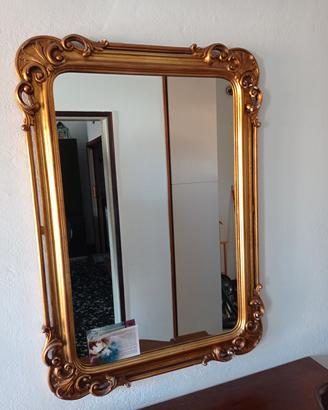 specchio con cornice in legno 