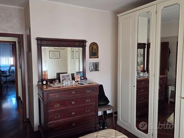 Como e 2 comodini coordinati in stile