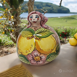 portaspugna bambola in ceramica vietrese