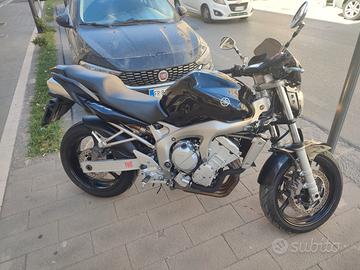 Yamaha FZ6 - 2004