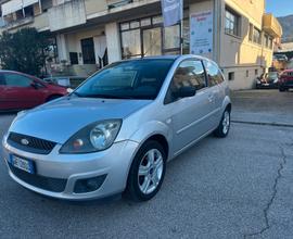 Ford Fiesta 1.2 16V 3p. Clever ok neo patentati