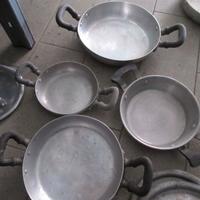 6 padelle antiche in alluminio