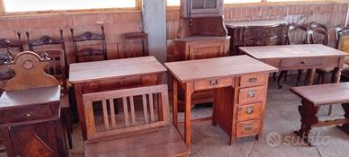 mobili antichi stock