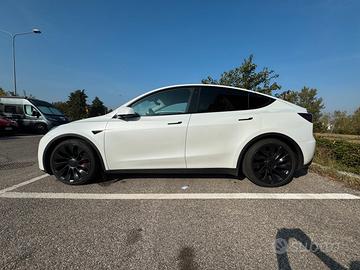 TESLA MODEL Y PERFORMANCE