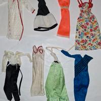 Lotto 8 vestitini di Barbie era Superstar Mattel