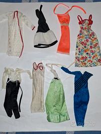 Lotto 8 vestitini di Barbie era Superstar Mattel