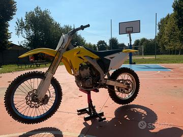 Suzuki RMZ250