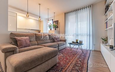 Tre Locali con Box, Via Ariosto, 3 Cusago