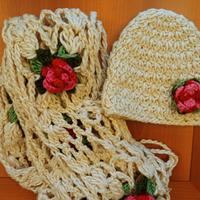 Set berretto e sciarpa beige 