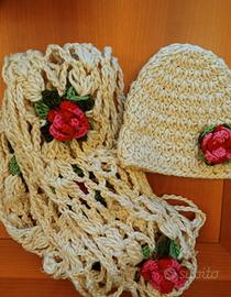 Set berretto e sciarpa beige 