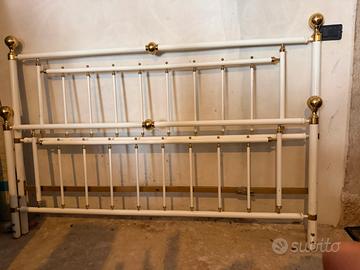 Letto in ottone laccato bianco