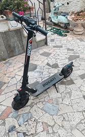 Monopattino ducati pro 2 plus