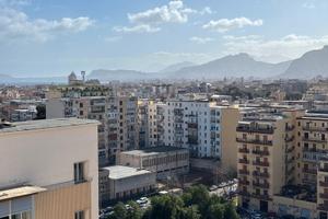 Dominare Palermo dal 12° Piano: Vista Mozzafiato e