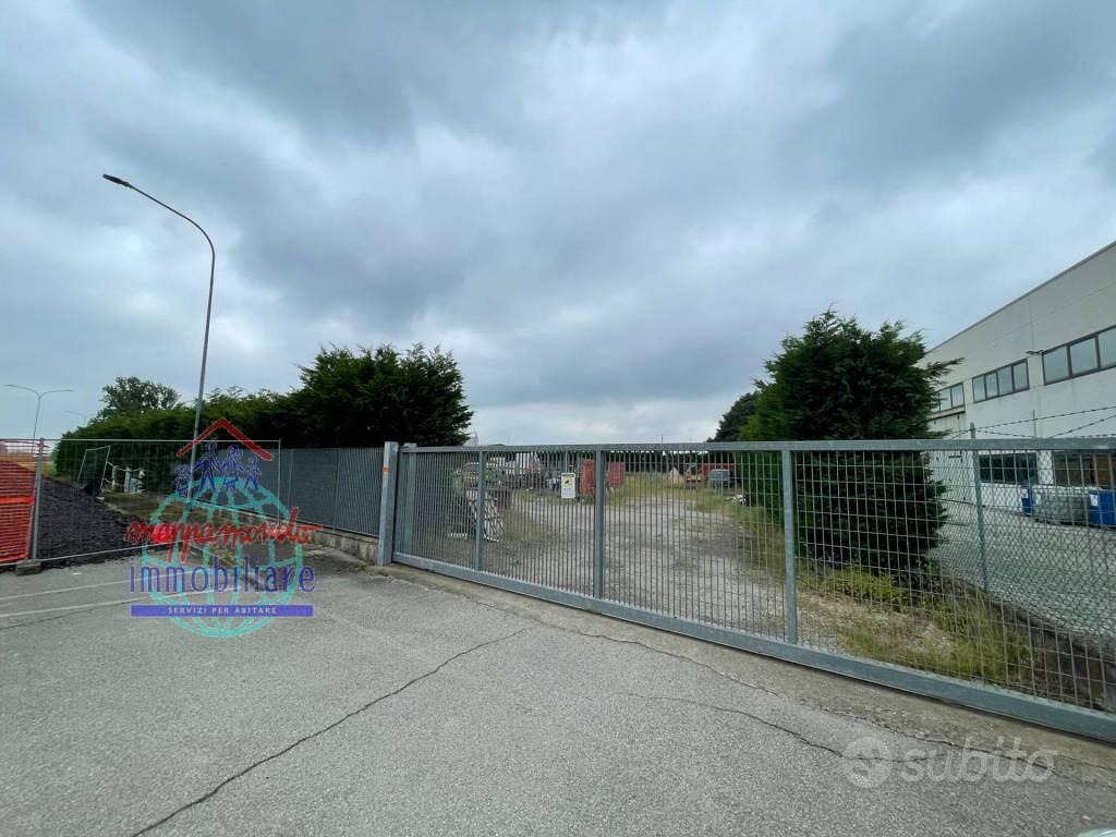 Terreno di 2330 m² a Castello d'Argile - Vista 3