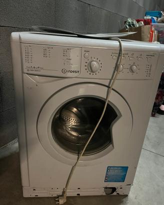Lavatrice Indesit per pezzi di ricambio