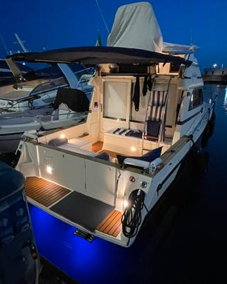 Barca natante Arciere 27 fly linea asse - zero ore