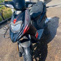 Aprilia sr 50 motar 2017