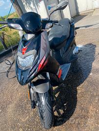 Aprilia sr 50 motar 2017