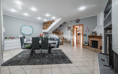 Villetta a schiera completamente ristrutturata in